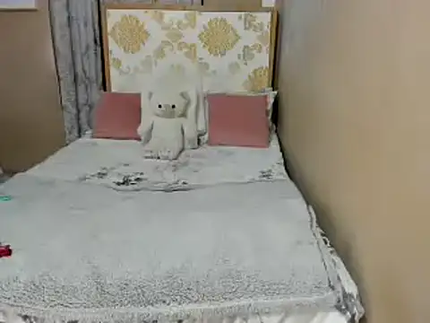 Snapshot of lady_kim_boner chatting on 03-04-25, 03:00 lady kim boner online show from 03-04-25, 03:00