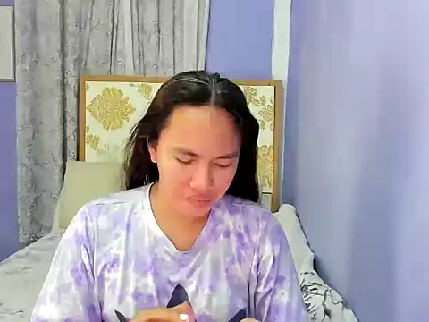 Snapshot of lady_kim_boner chatting on 10-12-25, 05:50 lady kim boner online show from 10-12-25, 05:50