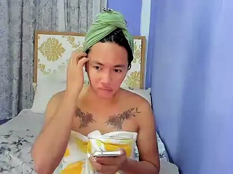 Snapshot of lady_kim_boner chatting on 11-01-25, 05:31 lady kim boner online show from 11-01-25, 05:31