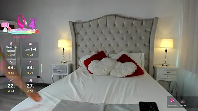 Snapshot of Naughtykitty4 chatting on 04-28-26, 03:39 Naughtykitty4 online show from 04-28-26, 03:39