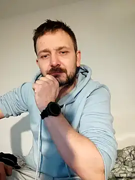 Snapshot of bartek1989209 chatting on 03-11-25, 09:48 bartek1989209 online show from 03-11-25, 09:48