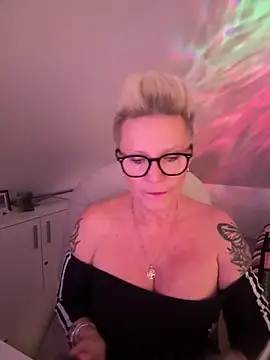 German Milf online show from 12-17-25, 02:01