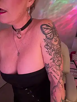 German Milf online show from 12-19-25, 01:40
