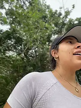daniela henao online show from 07-26-26, 06:04