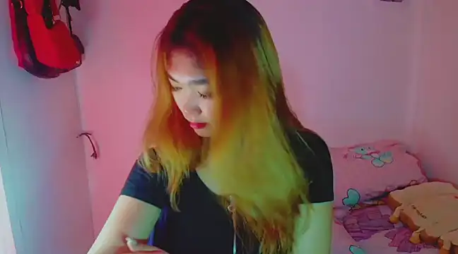 Snapshot of TR4NSCUTI3 chatting on 12-28-24, 08:47 TR4NSCUTI3 online show from 12-28-24, 08:47