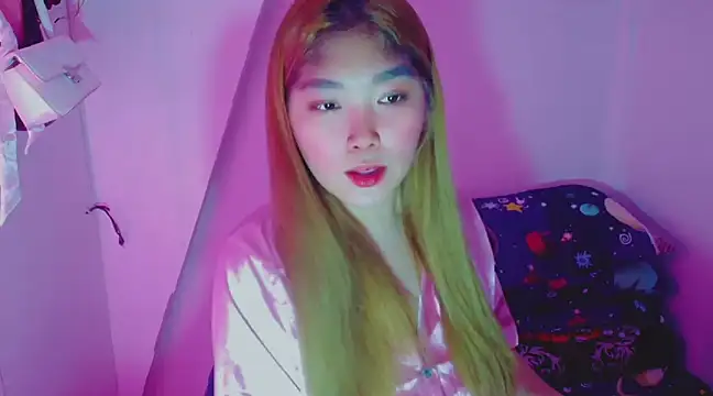 Snapshot of TR4NSCUTI3 chatting on 02-17-25, 09:52 TR4NSCUTI3 online show from 02-17-25, 09:52