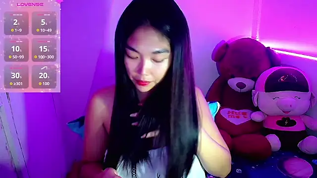 Snapshot of TR4NSCUTI3 chatting on 10-16-25, 06:42 TR4NSCUTI3 online show from 10-16-25, 06:42