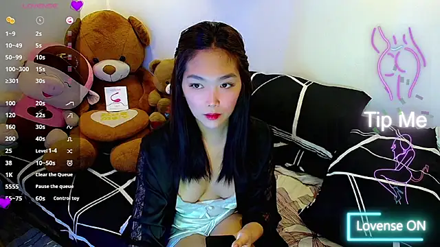 TR4NSCUTI3 online show from 01-16-26, 09:08