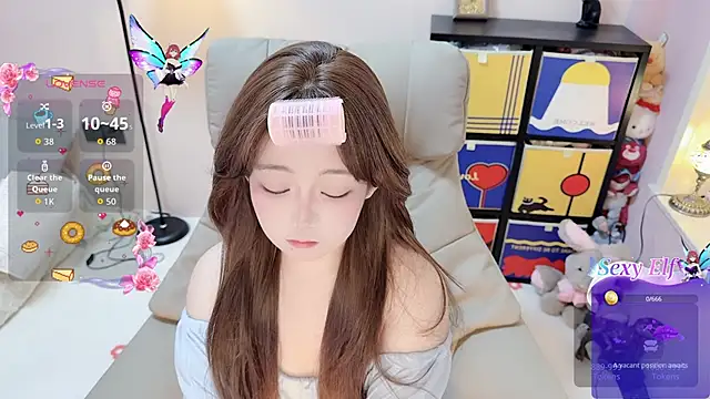 Snapshot of TUTU-CN chatting on 02-04-26, 11:38 TUTU-CN online show from 02-04-26, 11:38