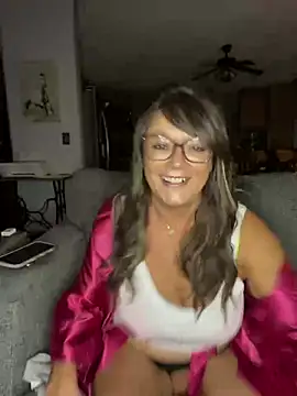 cowgirlc online show from 02-05-25, 03:23