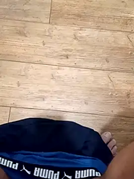 Snapshot of Mark_Dad chatting on 10-25-25, 09:39 Mark Dad online show from 10-25-25, 09:39