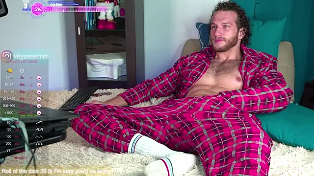 Snapshot of VIktorSecret chatting on 01-19-25, 04:01 VIktorSecret online show from 01-19-25, 04:01