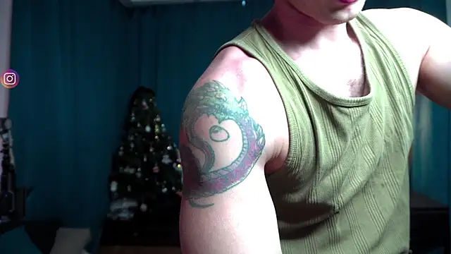 Snapshot of VIktorSecret chatting on 02-11-25, 01:51 VIktorSecret online show from 02-11-25, 01:51