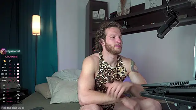 Snapshot of VIktorSecret chatting on 10-02-25, 05:36 VIktorSecret online show from 10-02-25, 05:36