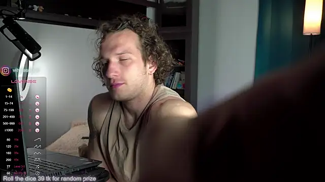 Snapshot of VIktorSecret chatting on 10-22-25, 03:18 VIktorSecret online show from 10-22-25, 03:18