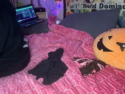 N1NT3NDH03 online show from 10-30-25, 03:52