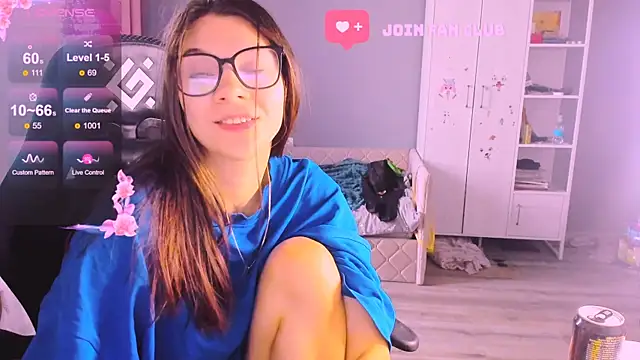 MollyLollipop online show from 10-30-25, 07:10