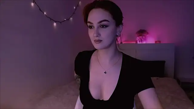LilyFarey online show from 02-14-25, 08:05