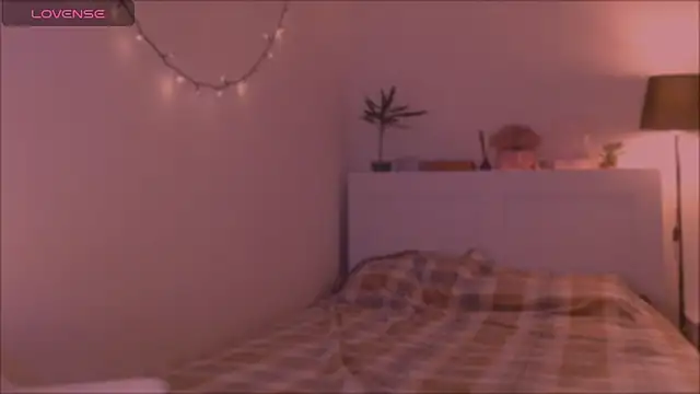 LilyFarey online show from 09-28-25, 04:56