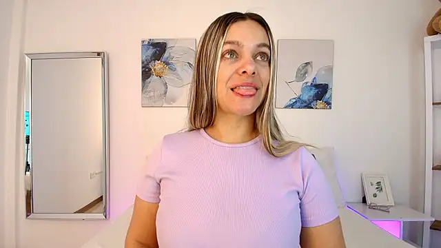 Isabella Harley online show from 04-28-26, 01:16