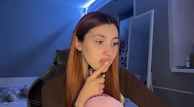 Uniarten online show from 01-22-25, 06:31