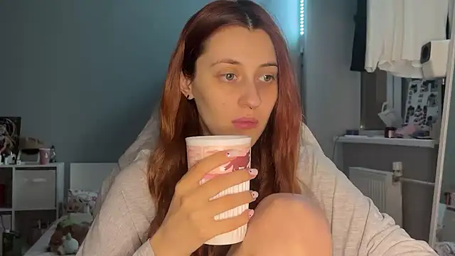 Uniarten online show from 10-22-25, 06:18