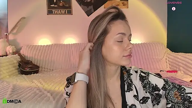 Kylie Desire online show from 12-14-25, 04:07