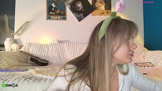 Kylie Desire online show from 12-20-25, 04:52