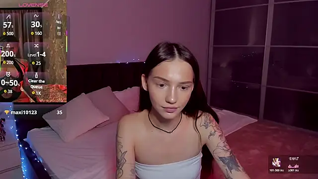 Snapshot of SophieCatty chatting on 06-12-26, 10:58 SophieCatty online show from 06-12-26, 10:58