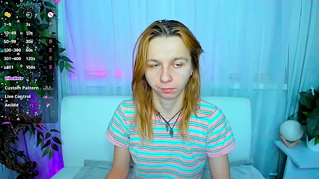 Snapshot of Bell_a_mi_ chatting on 02-25-25, 02:36 Bell a mi online show from 02-25-25, 02:36