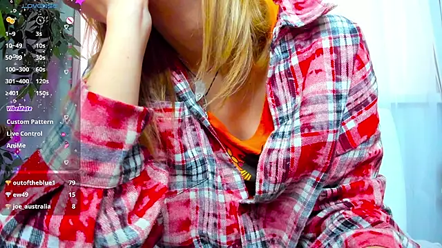 Snapshot of Bell_a_mi_ chatting on 02-25-25, 08:47 Bell a mi online show from 02-25-25, 08:47