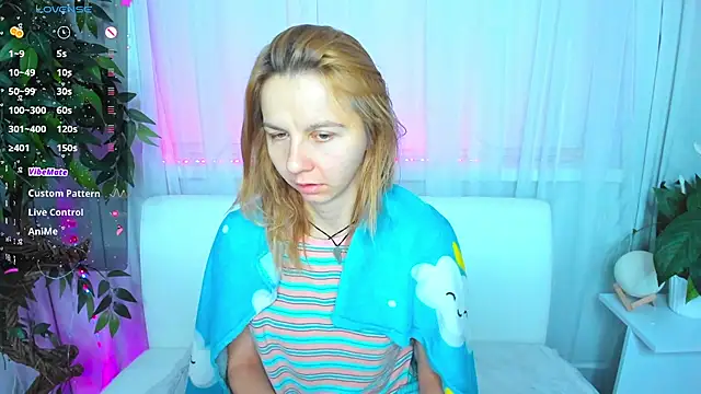 Snapshot of Bell_a_mi_ chatting on 03-01-25, 02:15 Bell a mi online show from 03-01-25, 02:15