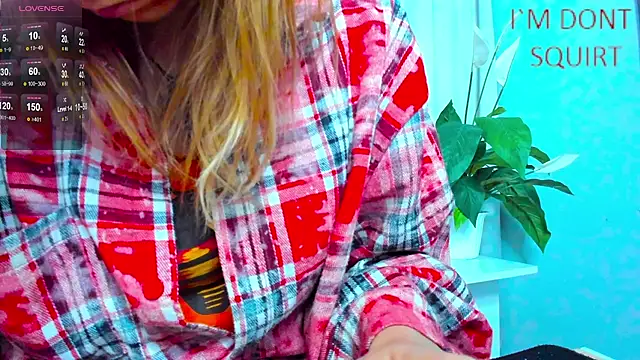 Snapshot of Bell_a_mi_ chatting on 03-04-25, 08:24 Bell a mi online show from 03-04-25, 08:24