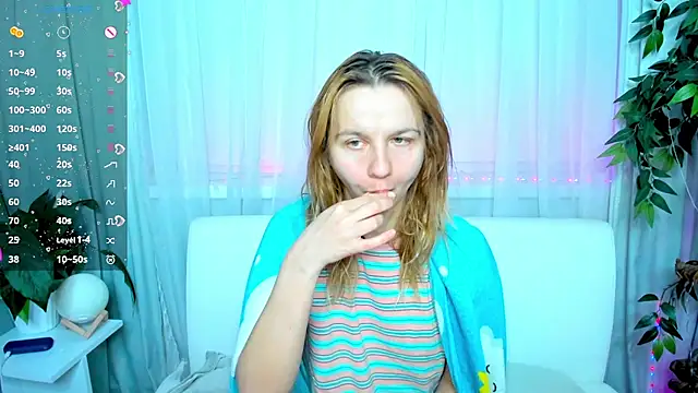 Snapshot of Bell_a_mi_ chatting on 03-10-25, 02:28 Bell a mi online show from 03-10-25, 02:28