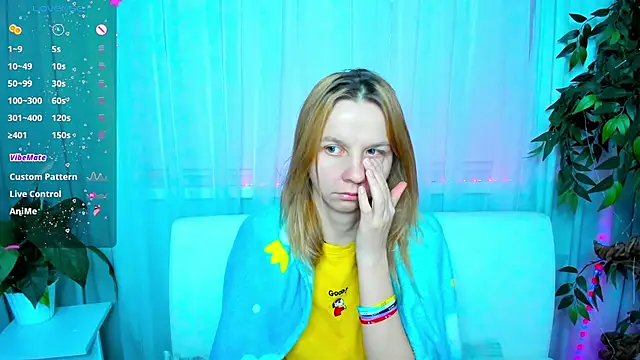 Snapshot of Bell_a_mi_ chatting on 03-21-25, 02:50 Bell a mi online show from 03-21-25, 02:50