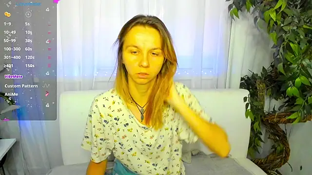 Snapshot of Bell_a_mi_ chatting on 09-17-25, 05:31 Bell a mi online show from 09-17-25, 05:31