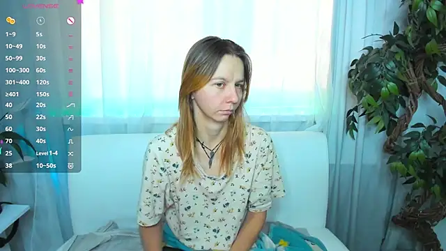 Snapshot of Bell_a_mi_ chatting on 10-04-25, 08:12 Bell a mi online show from 10-04-25, 08:12