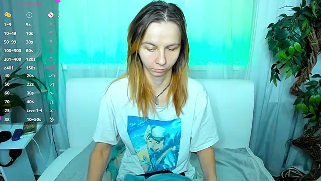 Snapshot of Bell_a_mi_ chatting on 10-17-25, 09:01 Bell a mi online show from 10-17-25, 09:01