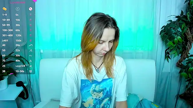 Snapshot of Bell_a_mi_ chatting on 10-18-25, 10:05 Bell a mi online show from 10-18-25, 10:05