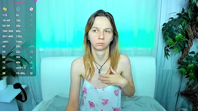 Snapshot of Bell_a_mi_ chatting on 10-20-25, 10:16 Bell a mi online show from 10-20-25, 10:16