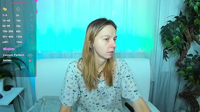 Snapshot of Bell_a_mi_ chatting on 10-24-25, 06:32 Bell a mi online show from 10-24-25, 06:32