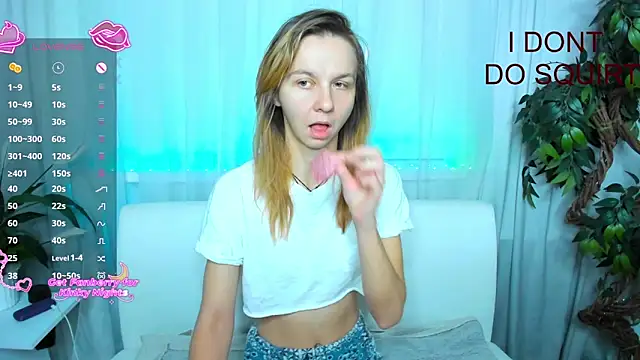 Snapshot of Bell_a_mi_ chatting on 10-25-25, 08:55 Bell a mi online show from 10-25-25, 08:55