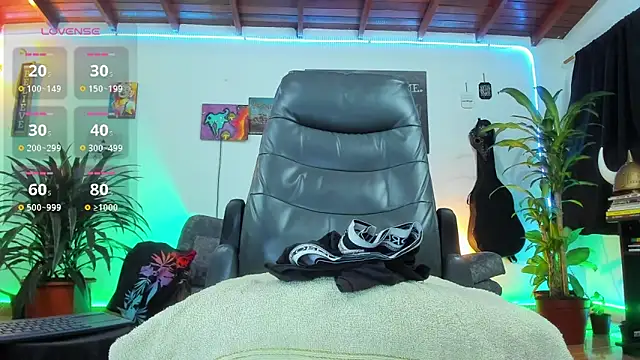 Snapshot of RyanCarter_ chatting on 11-05-25, 10:21 RyanCarter online show from 11-05-25, 10:21