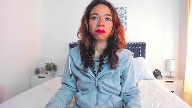 Snapshot of ZulyMichels chatting on 02-12-25, 03:49 ZulyMichels online show from 02-12-25, 03:49