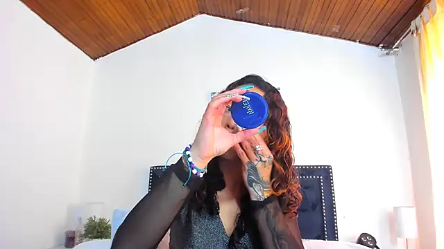 Snapshot of ZulyMichels chatting on 02-22-25, 04:51 ZulyMichels online show from 02-22-25, 04:51