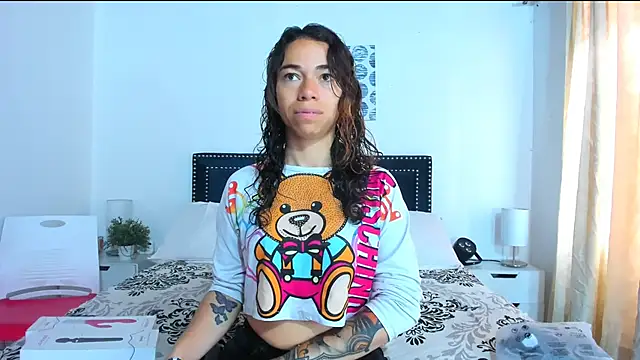 Snapshot of ZulyMichels chatting on 03-03-25, 12:37 ZulyMichels online show from 03-03-25, 12:37
