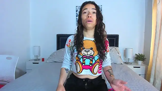 Snapshot of ZulyMichels chatting on 09-19-25, 12:39 ZulyMichels online show from 09-19-25, 12:39