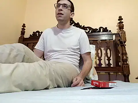 Snapshot of White_rabbit_ chatting on 12-02-25, 10:27 White rabbit online show from 12-02-25, 10:27