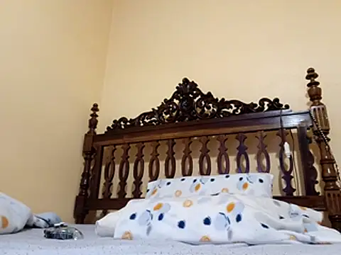 Snapshot of White_rabbit_ chatting on 12-18-25, 03:40 White rabbit online show from 12-18-25, 03:40