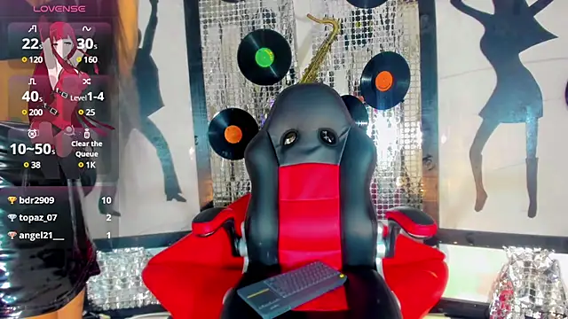 nickyminach  online show from 12-17-24, 01:39